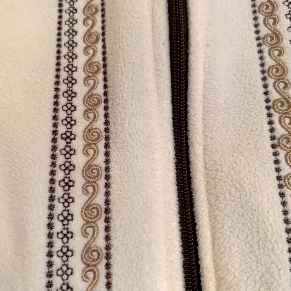 Fleece jacket with cute embroidered pattern - Picture 3 of 5